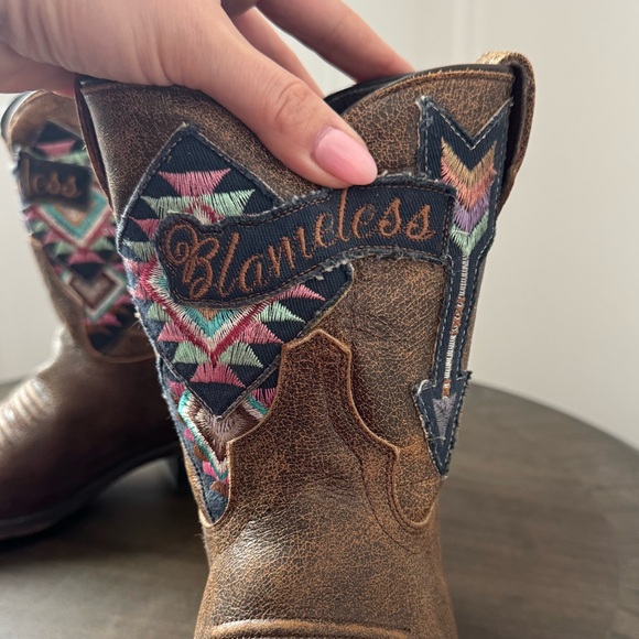 Laredo Blameless Distressed Ankle Western Cowboy Boots - Size 7 - EUC - Brown - Picture 4 of 10